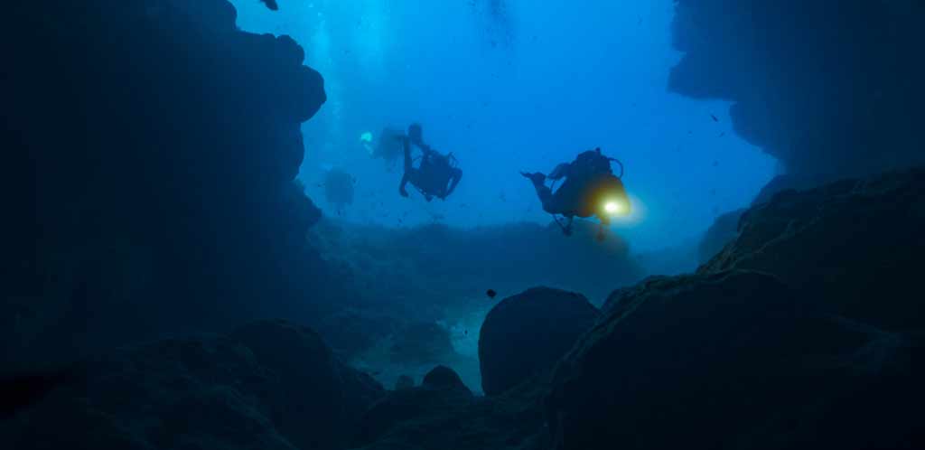 Santa Maria Caves Best scuba diving in Malta
